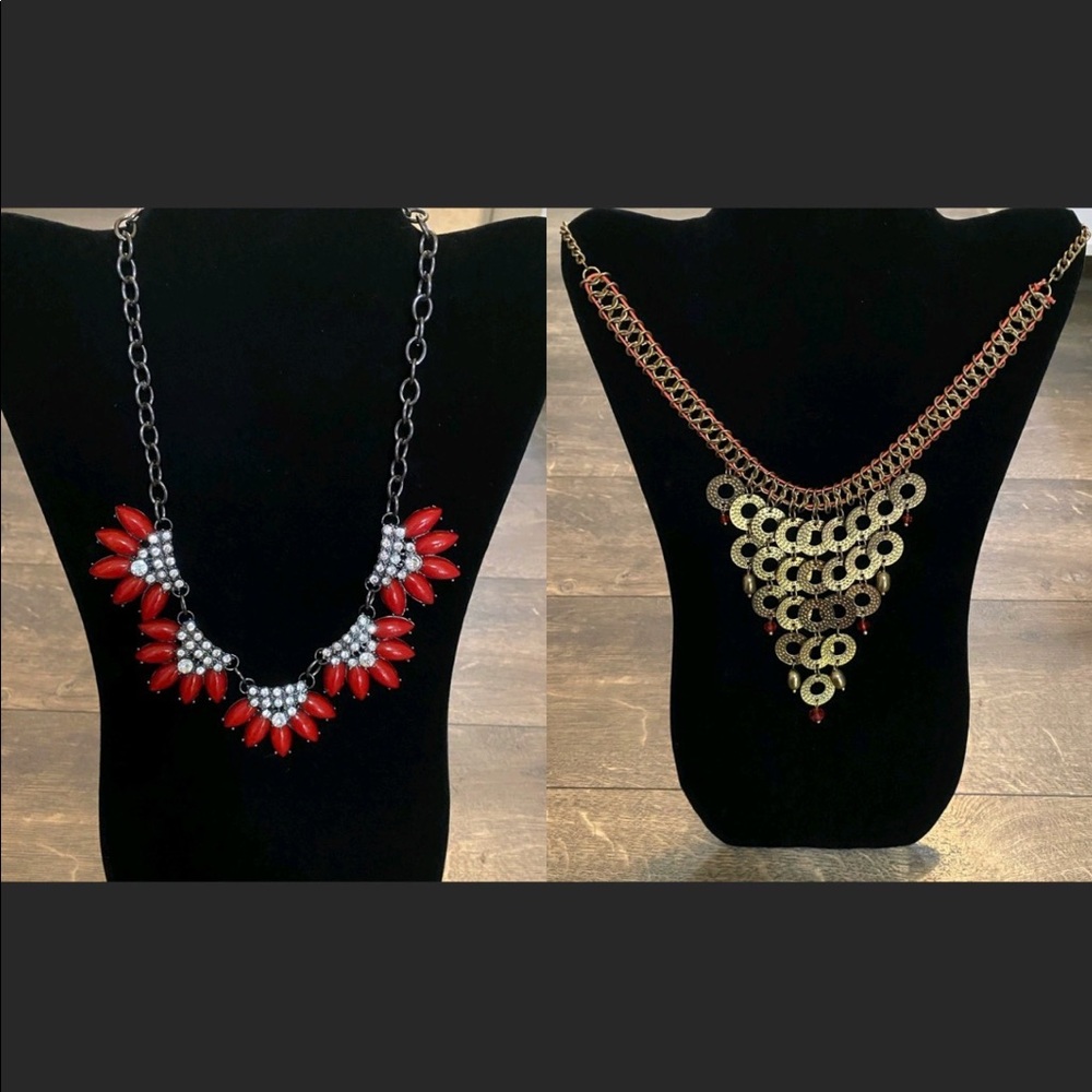 Lot of‎ 2 Necklaces
